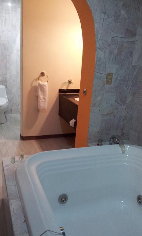 Hotel Real Del Sol Cuernavaca Buitenkant foto