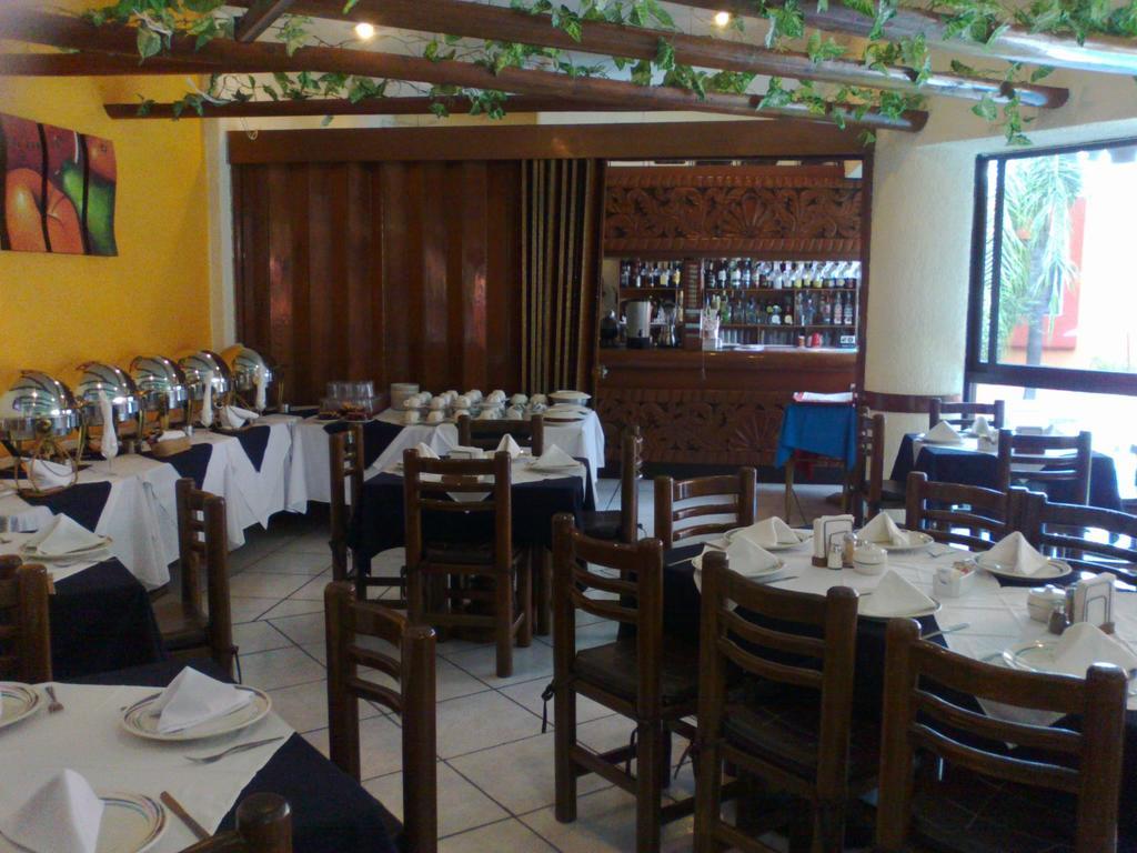 Hotel Real Del Sol Cuernavaca Buitenkant foto